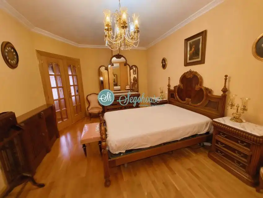 Schlafzimmer von Wohnung zur Miete in Segovia mit Heizung, Parkett und Möbliert
