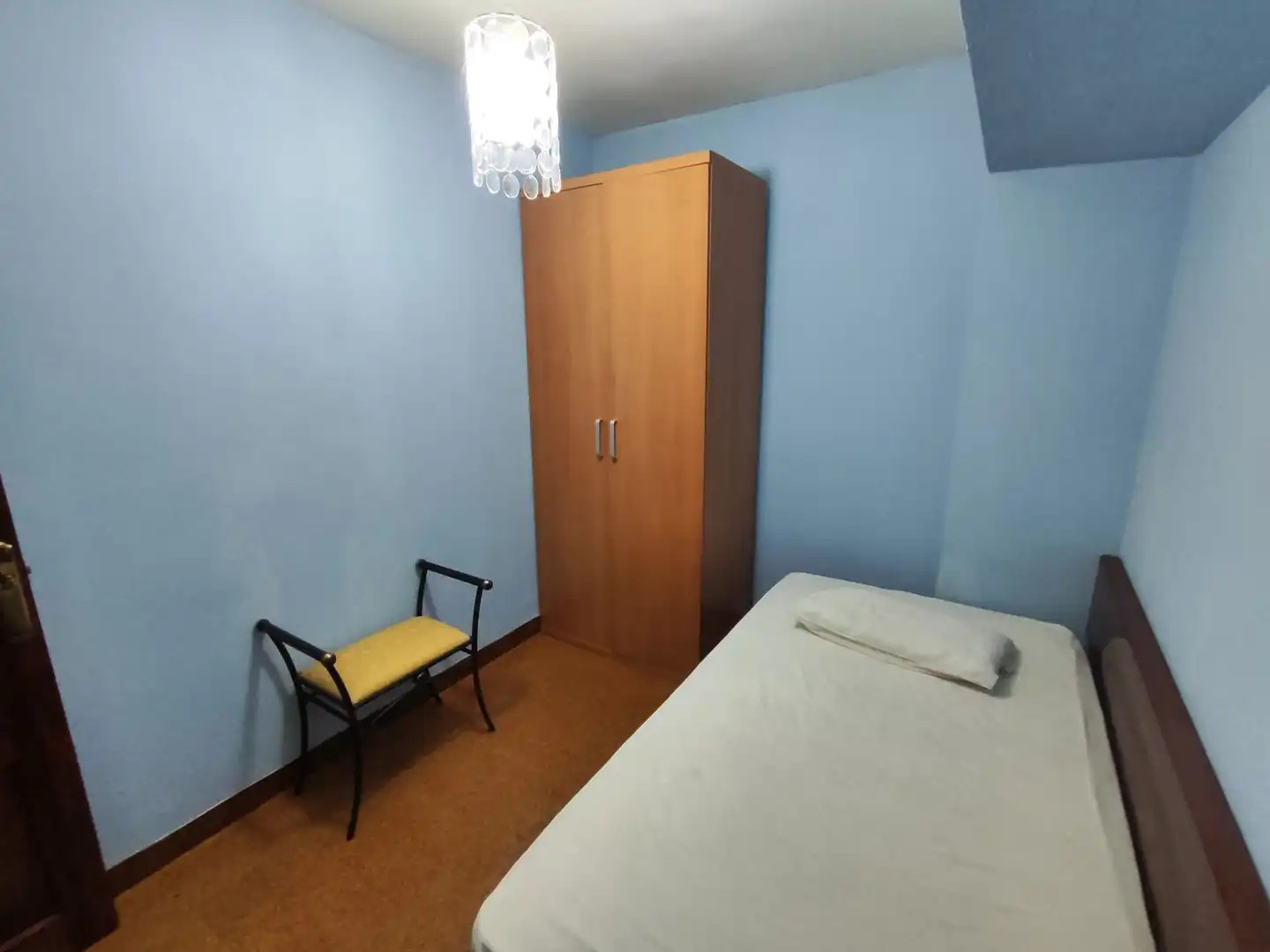 Habitación de Piso de alquiler en A Coruña Capital  con Calefacción y Amueblado
