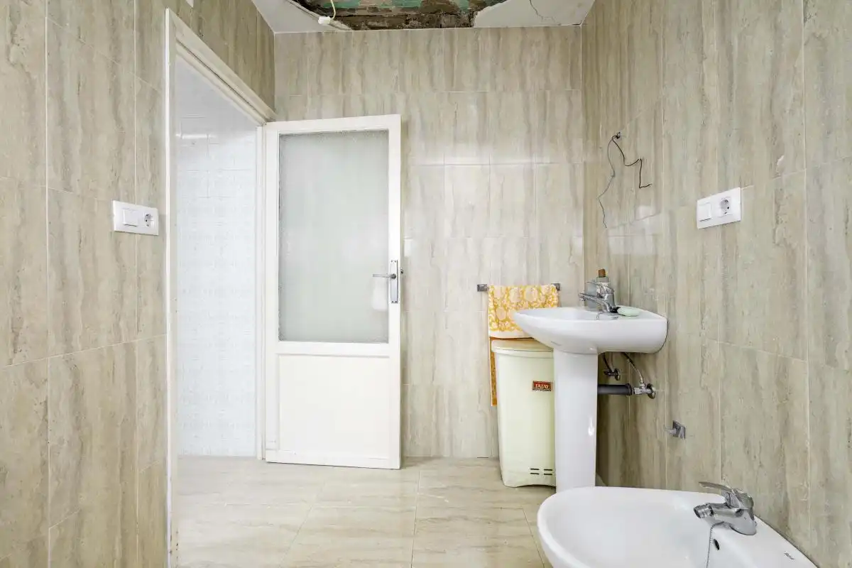 Baño de Casa adosada en venta en Camas con Calefacción, Terraza y Balcón