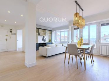 Appartamento con balcone in vendita a Centro
