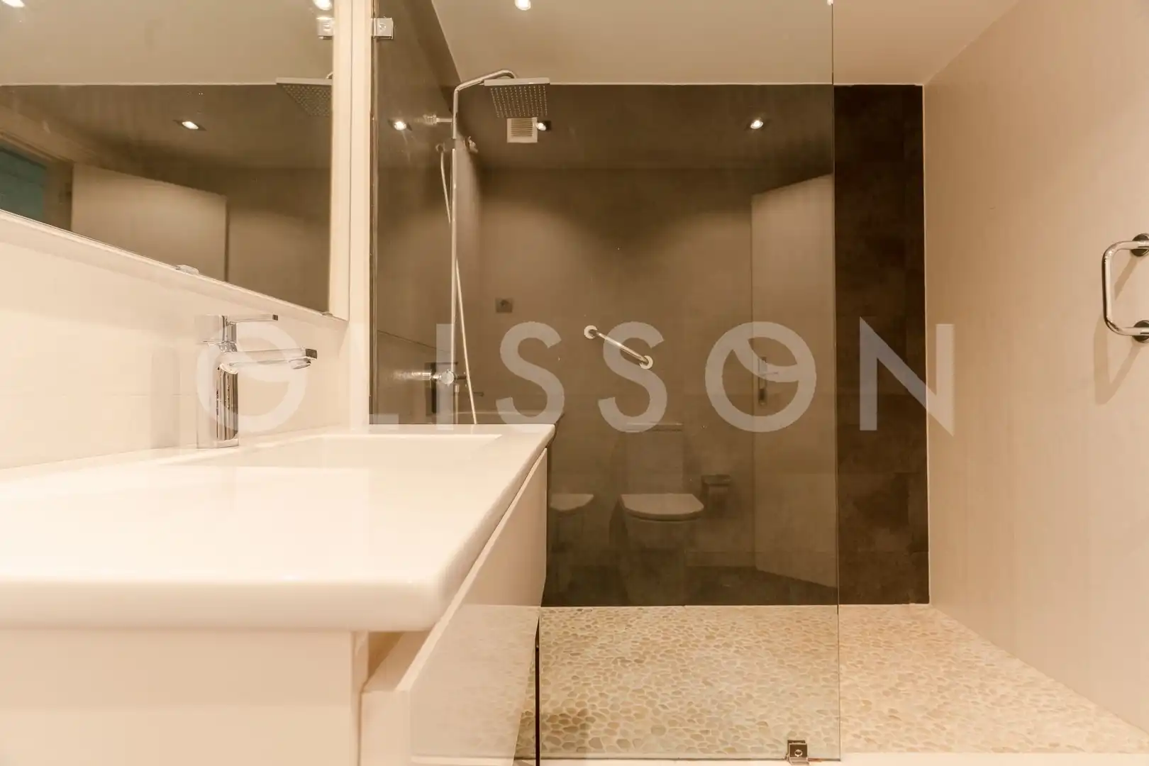 Baño de Dúplex en venta en La Moraleja con Aire acondicionado, Calefacción y Jardín privado
