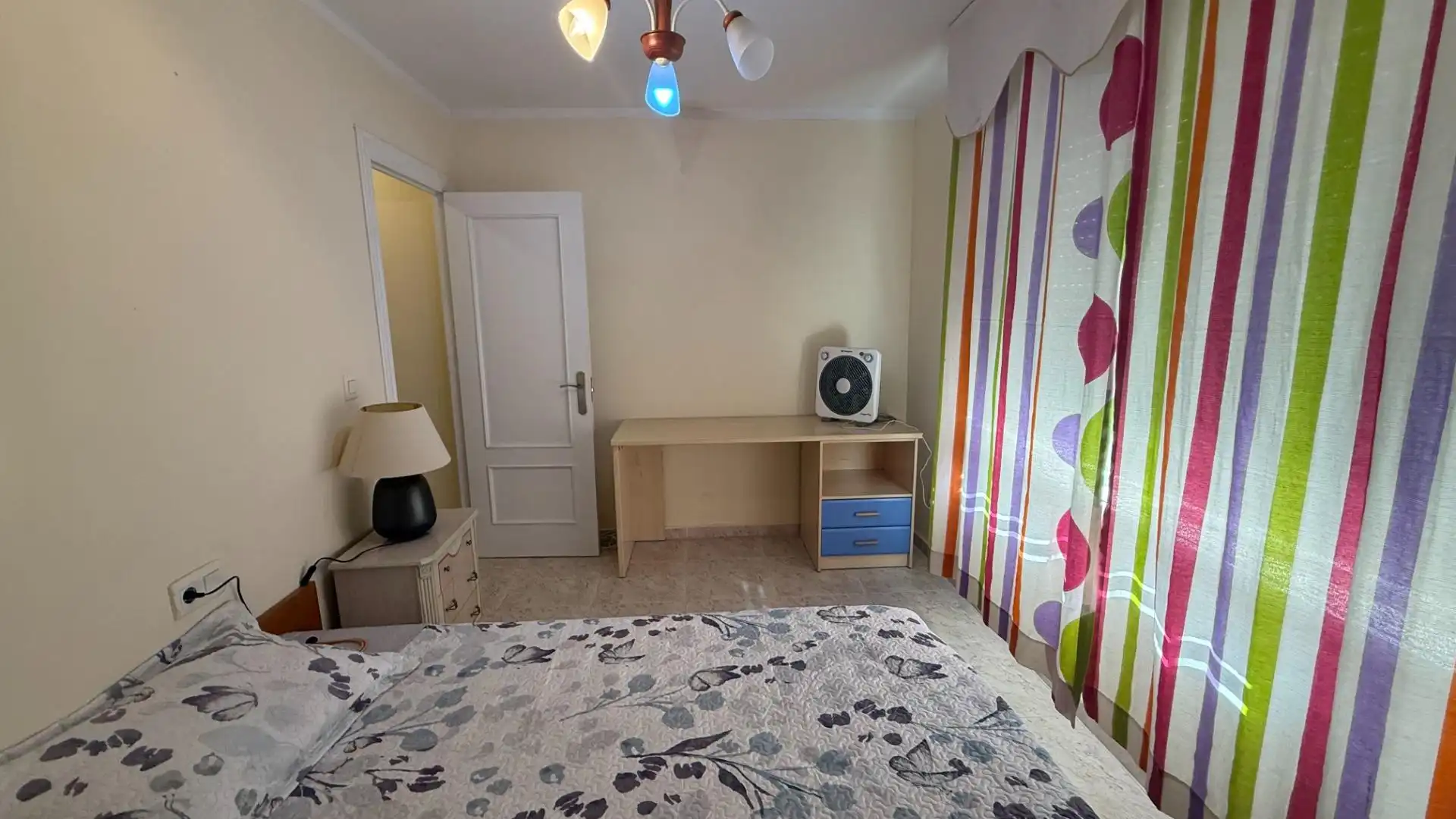 Habitación de Piso de alquiler en Águilas con Aire acondicionado, Trastero y Amueblado