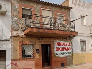 House with balcony for sale in Este