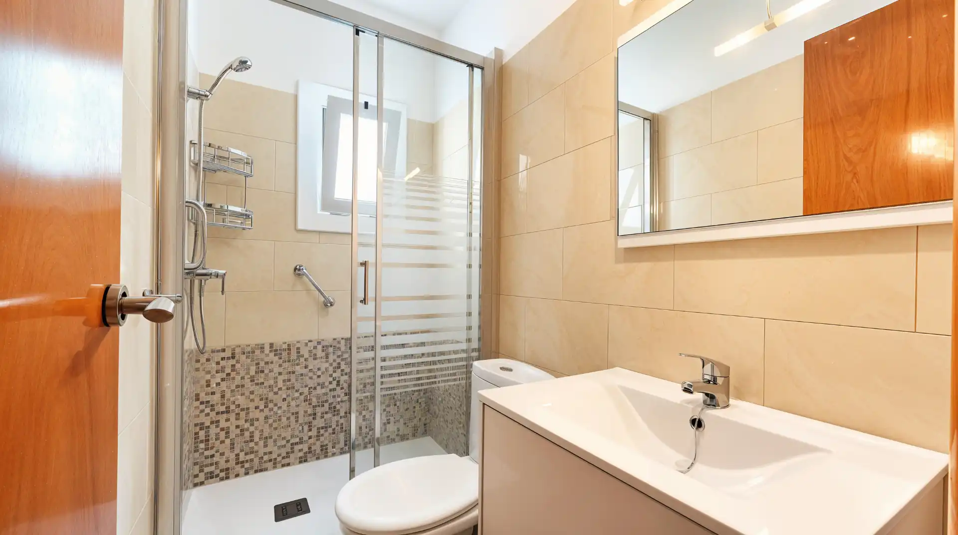 Bathroom of Flat for sale in Barcelona  with Balcony