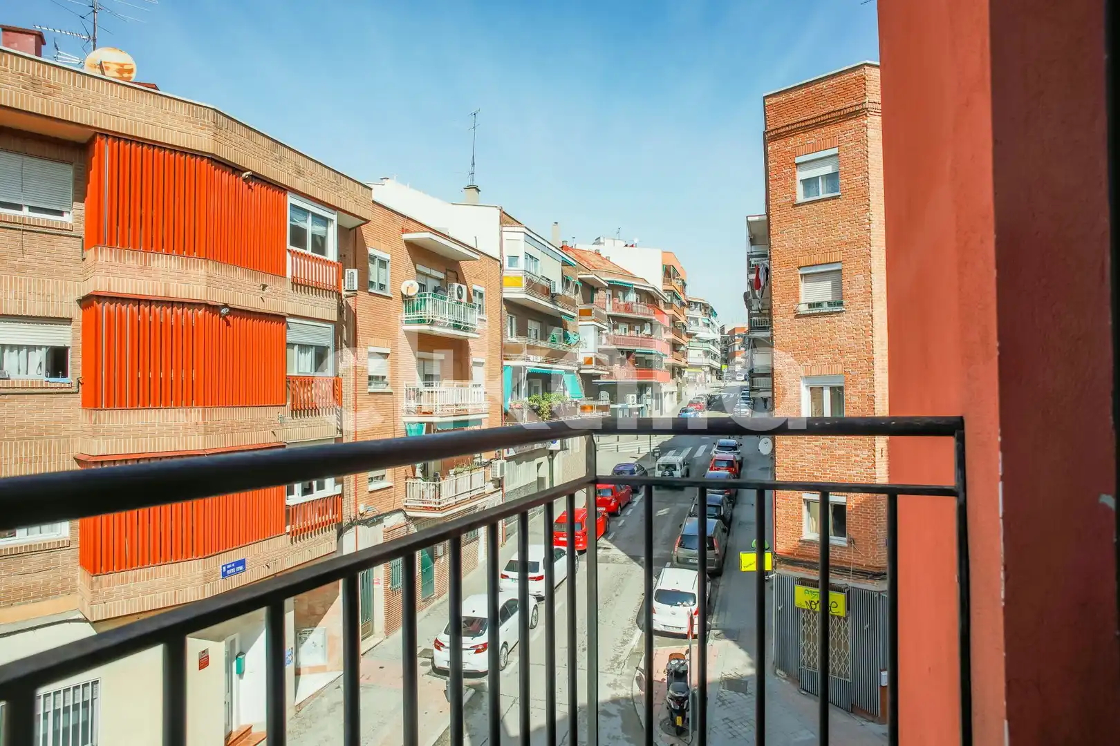 Vista exterior de Pis de lloguer en Madrid amb Terrassa i Piscina