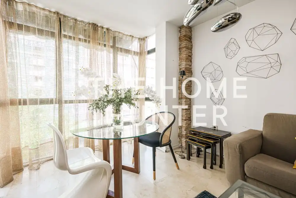 Sala de estar de Piso de alquiler en Madrid con Aire acondicionado, Calefacción y Jardín privado