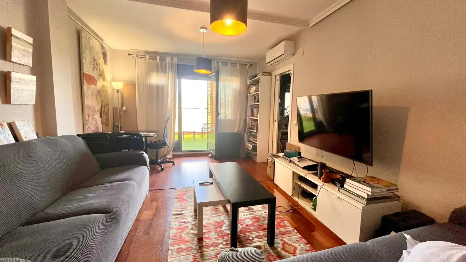 Sala de estar de Casa adosada en venta en Madrid con Aire acondicionado, Calefacción y Jardín privado