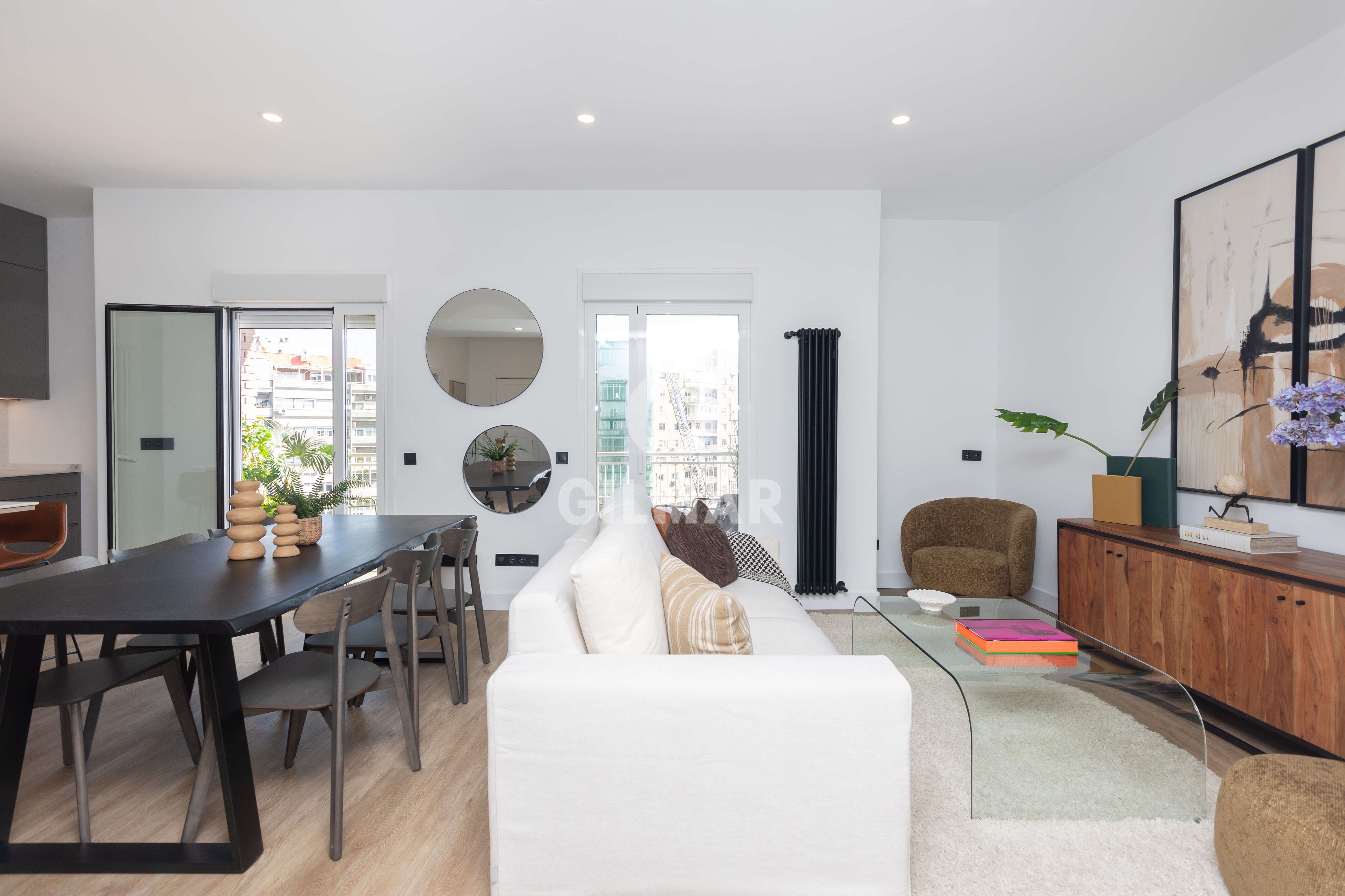 Sala de estar de Piso en venta en  Madrid Capital con Calefacción, Trastero y Balcón