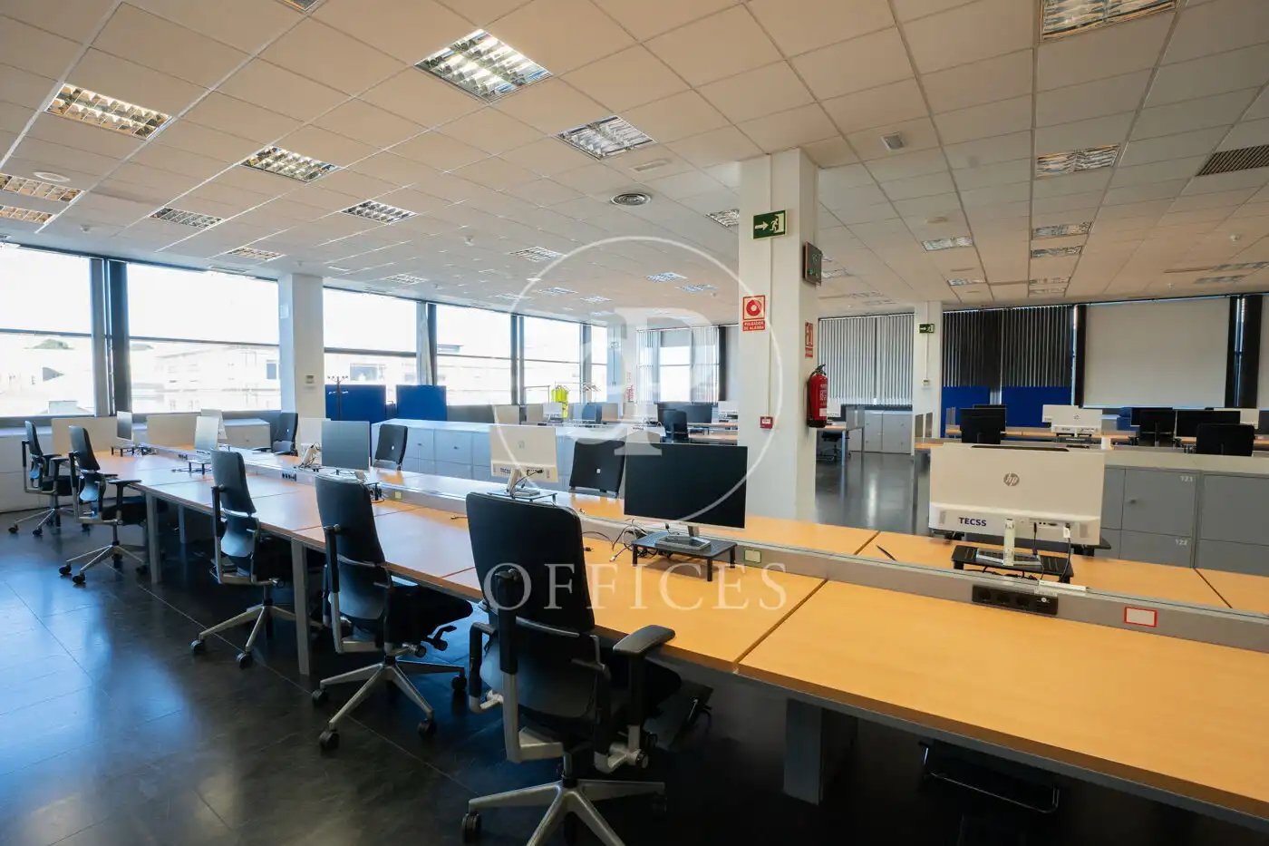Bureau avec ascenseur à louer à Av. de la Industria