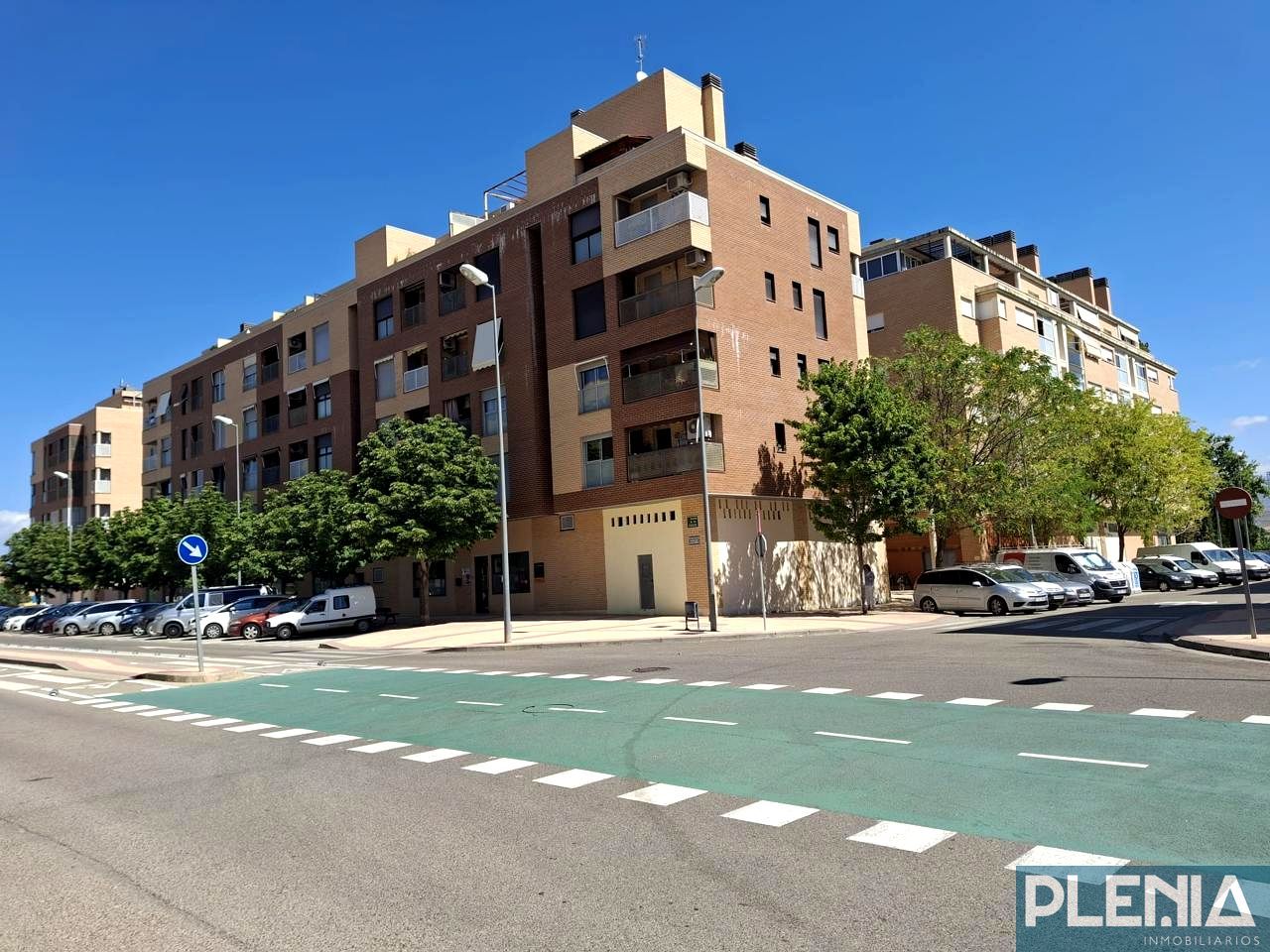 Vista exterior de Dúplex de alquiler en  Huesca Capital con Terraza