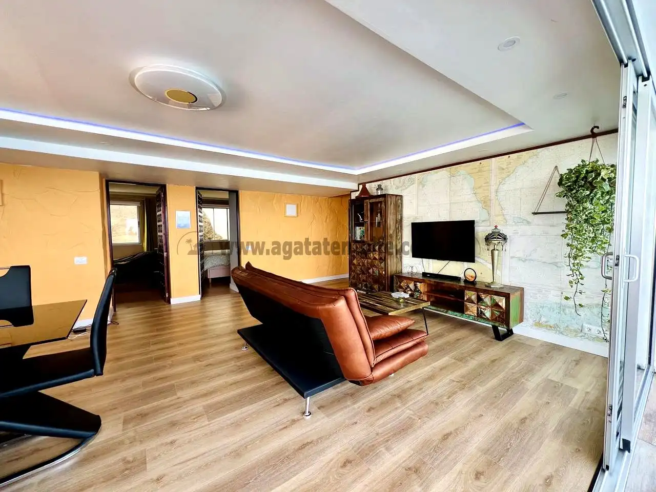 Sala de estar de Piso en venta en Los Realejos con Parquet y Amueblado