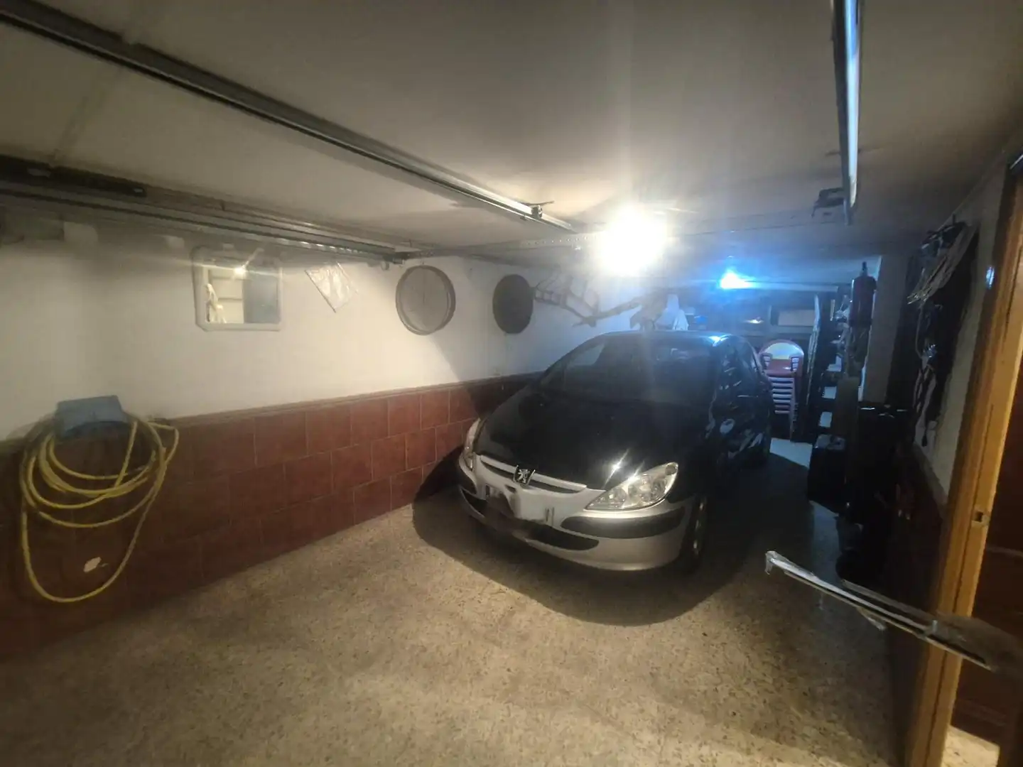 Aparcament de Casa adosada en venda en Navalcarnero amb Aire condicionat, Calefacció i Terrassa