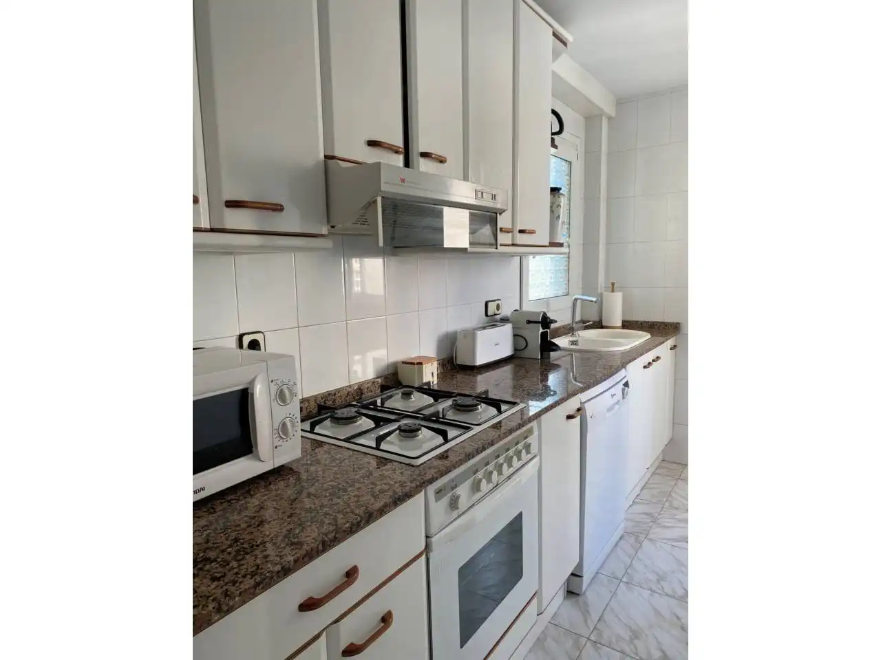 Cocina de Piso de alquiler en Vilanova i la Geltrú con Aire acondicionado, Calefacción y Terraza