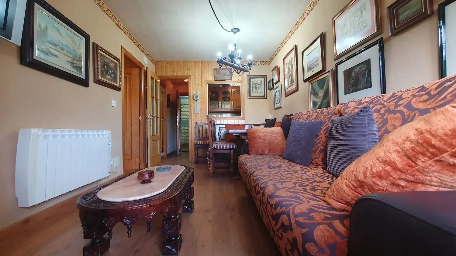 Sala de estar de Piso en venta en Lena con Calefacción y Piscina