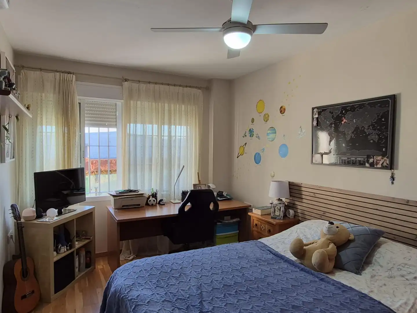 Habitación de Casa adosada en venta en Pilas con Aire acondicionado, Terraza y Trastero