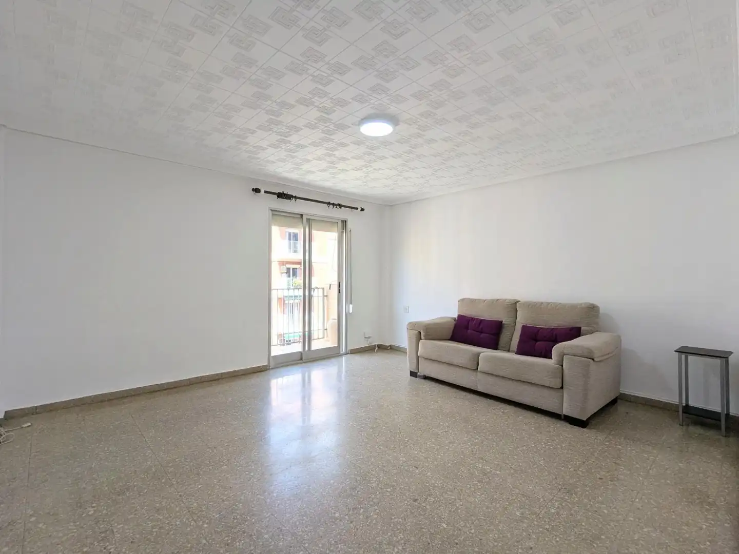Sala d'estar de Pis de lloguer en Valencia amb Balcó