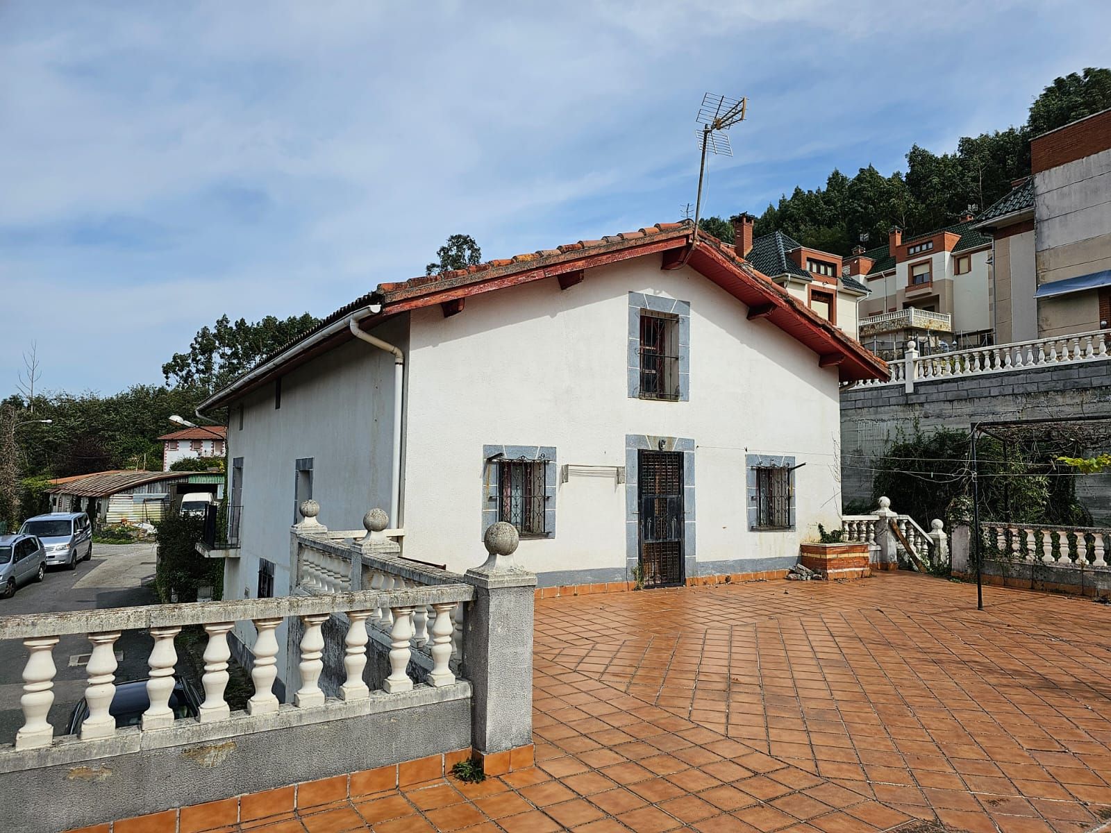 Vista exterior de Finca rústica en venda en Castro-Urdiales amb Calefacció, Jardí privat i Terrassa