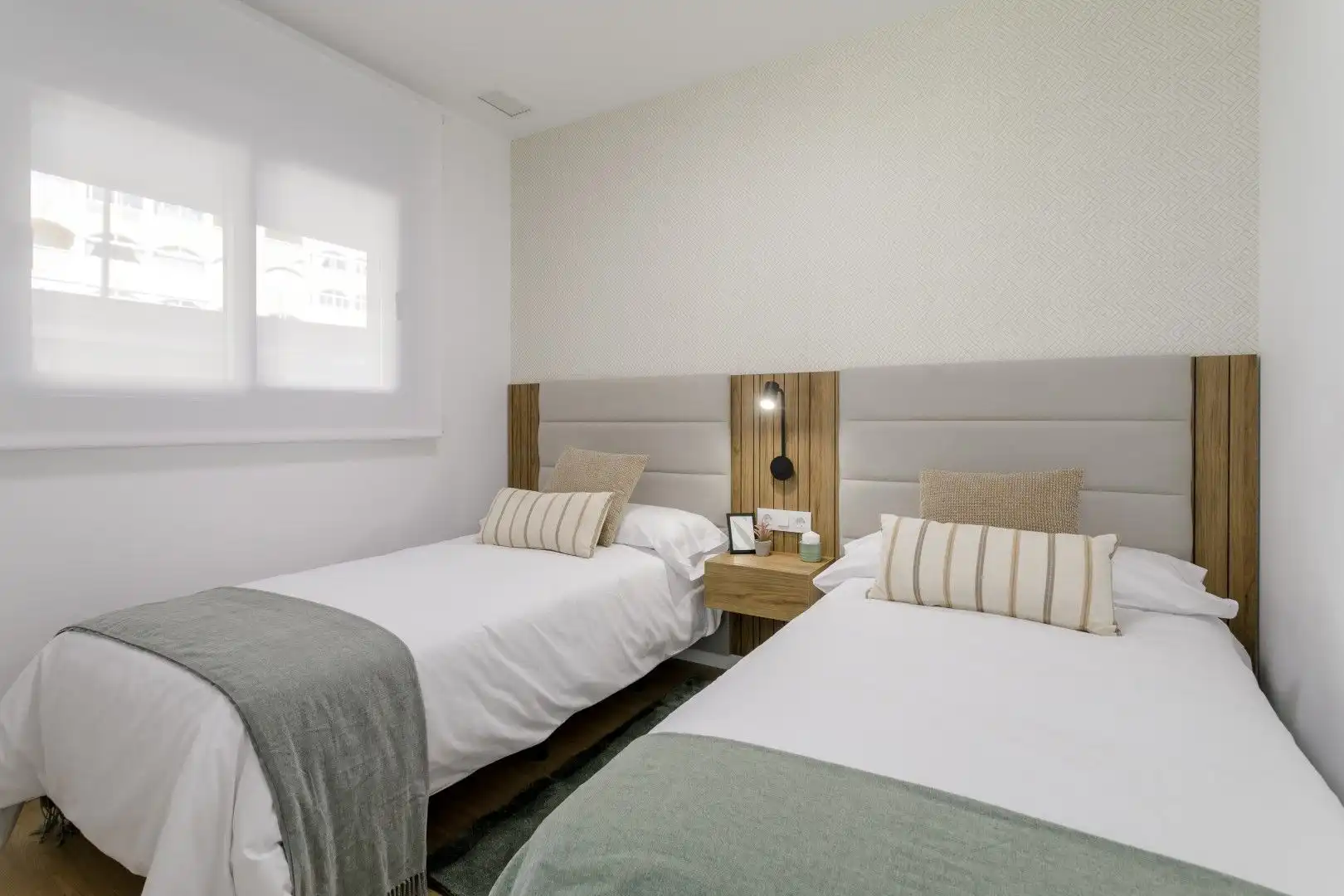 Habitación de Apartamento en venta en Torrevieja con Aire acondicionado, Calefacción y Jardín privado