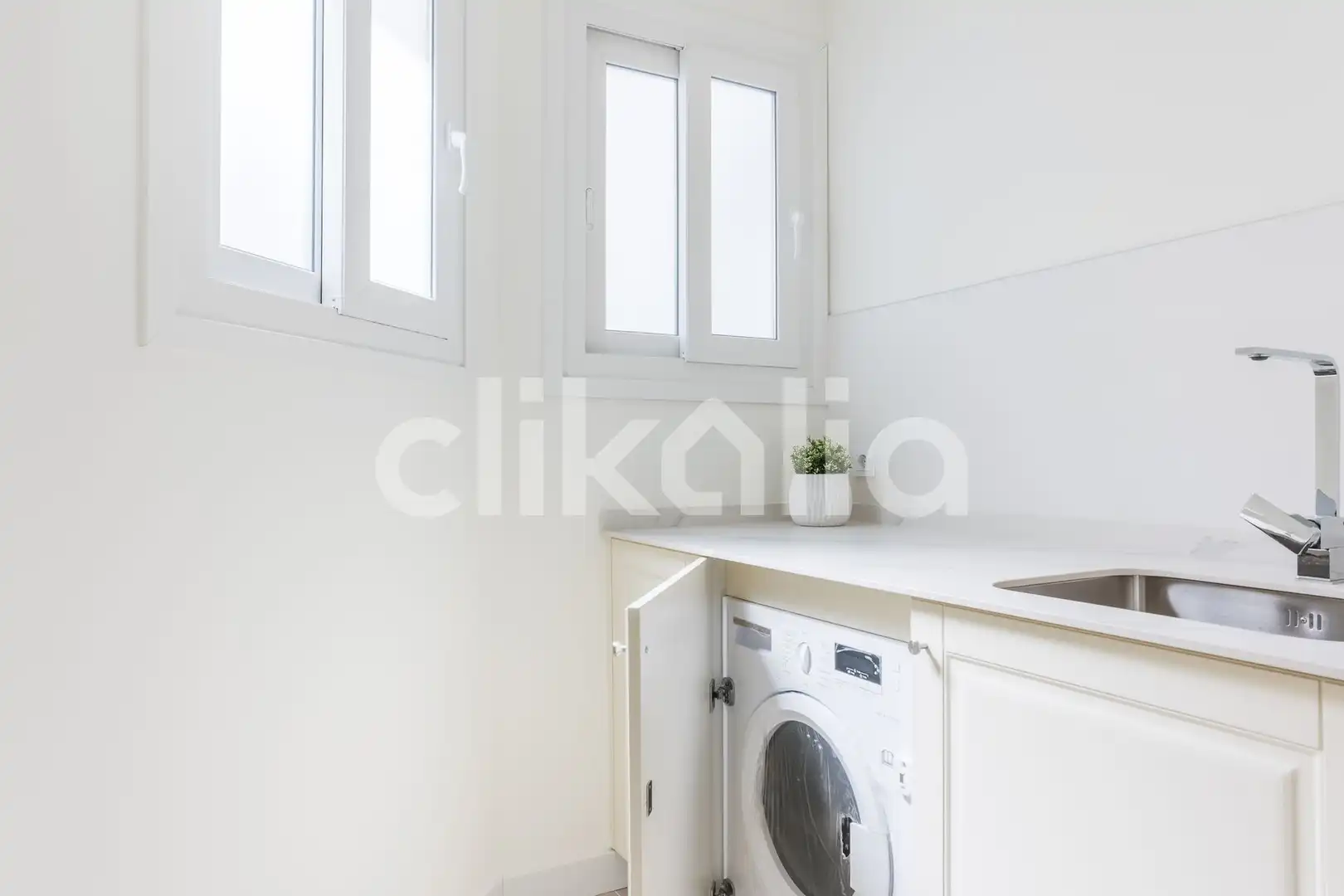 Cocina de Piso en venta en Sevilla con Aire acondicionado