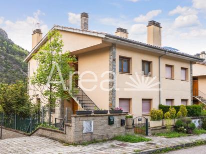 Vista exterior de Àtic en venda en Ribes de Freser amb Calefacció, Jardí privat i Balcó