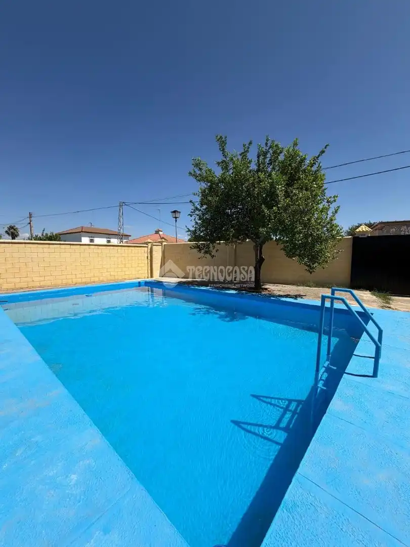 Swimming pool of Country homes for sale in Utrera  with Air Conditioner, Heating and Swimming Pool