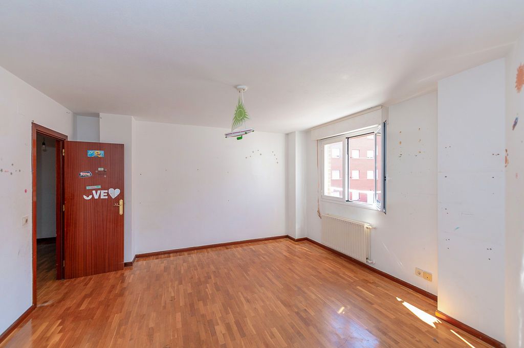 Bedroom of Flat for sale in Villava / Atarrabia