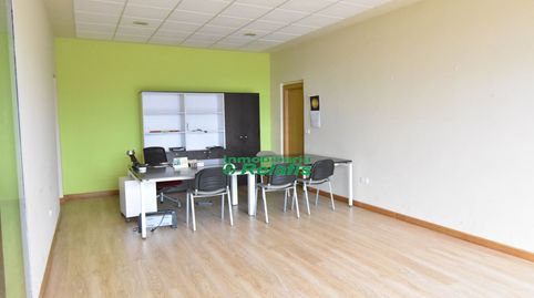 Local Com. en venta en El Puente, 2 despachos., imatge 2