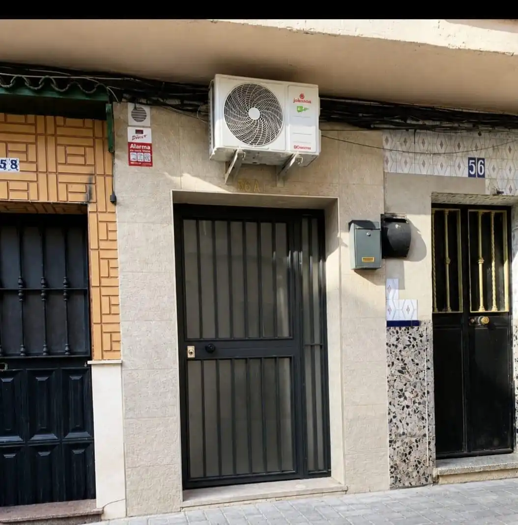 Vista exterior de Apartament de lloguer en Sevilla amb Aire condicionat, Calefacció i Moblat