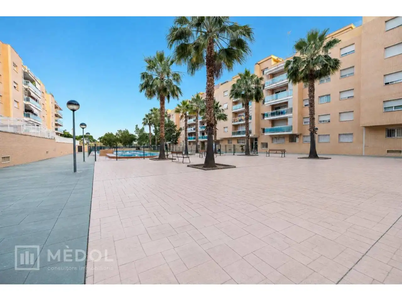 Vista exterior de Pis en venda en Reus amb Aire condicionat i Calefacció