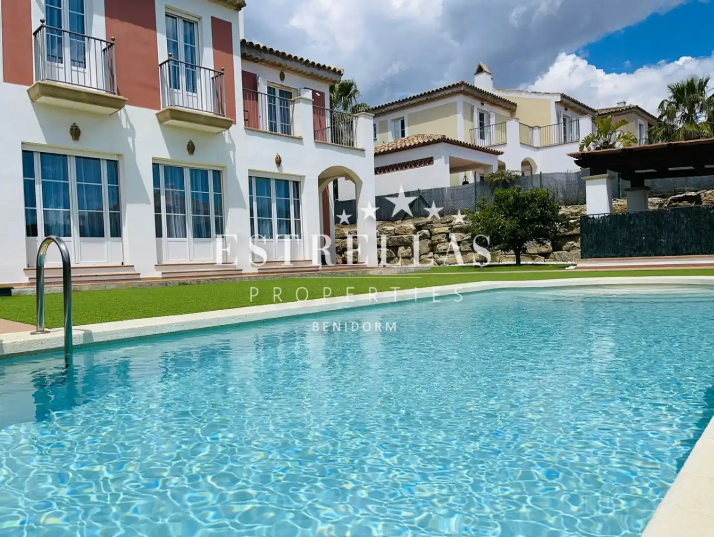 Villa mit Terrasse zum Verkauf in Golf Bahía