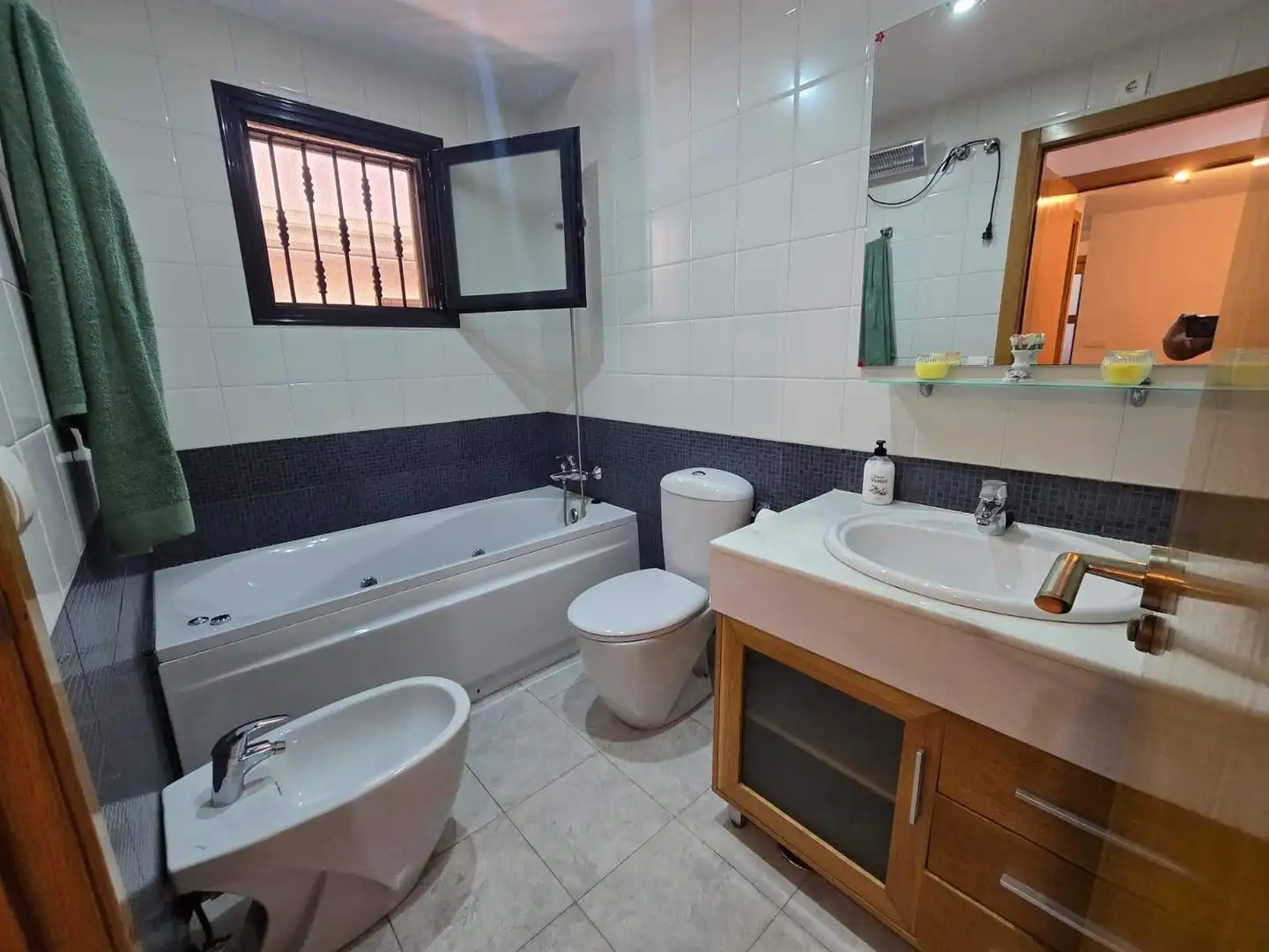 Bathroom of Flat for sale in Santa Pola  with Air Conditioner, Private garden and Terrace