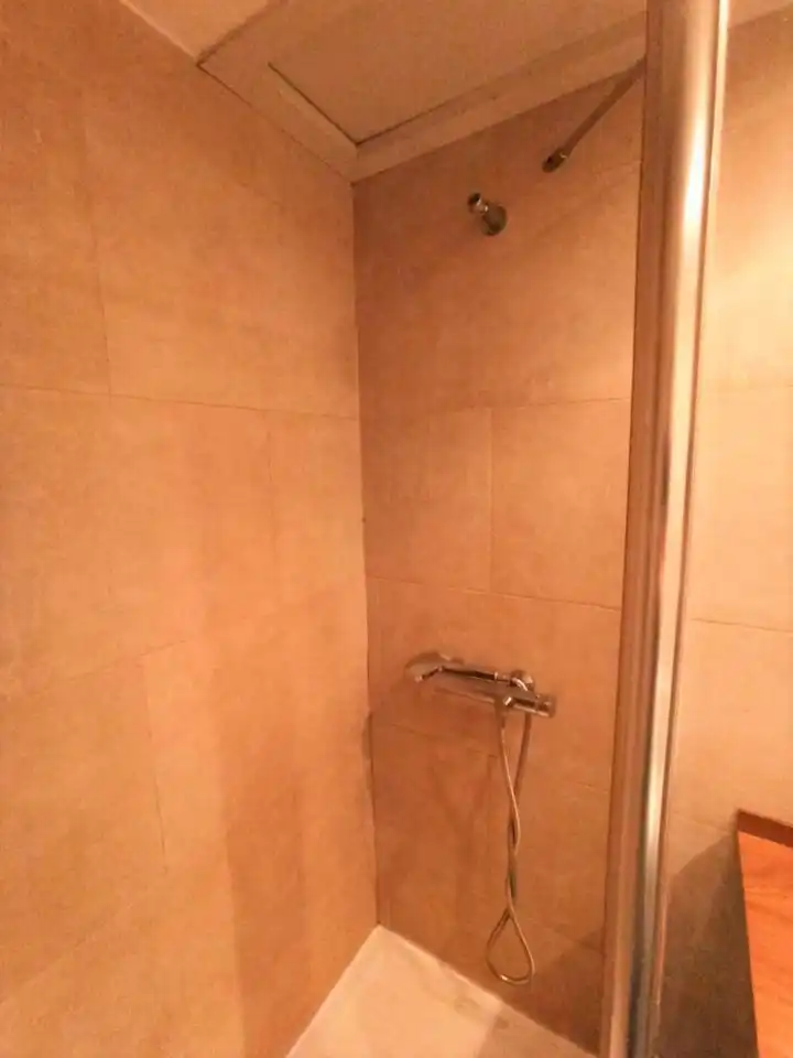 Bany de Pis en venda en Alcorcón amb Aire condicionat, Calefacció i Moblat