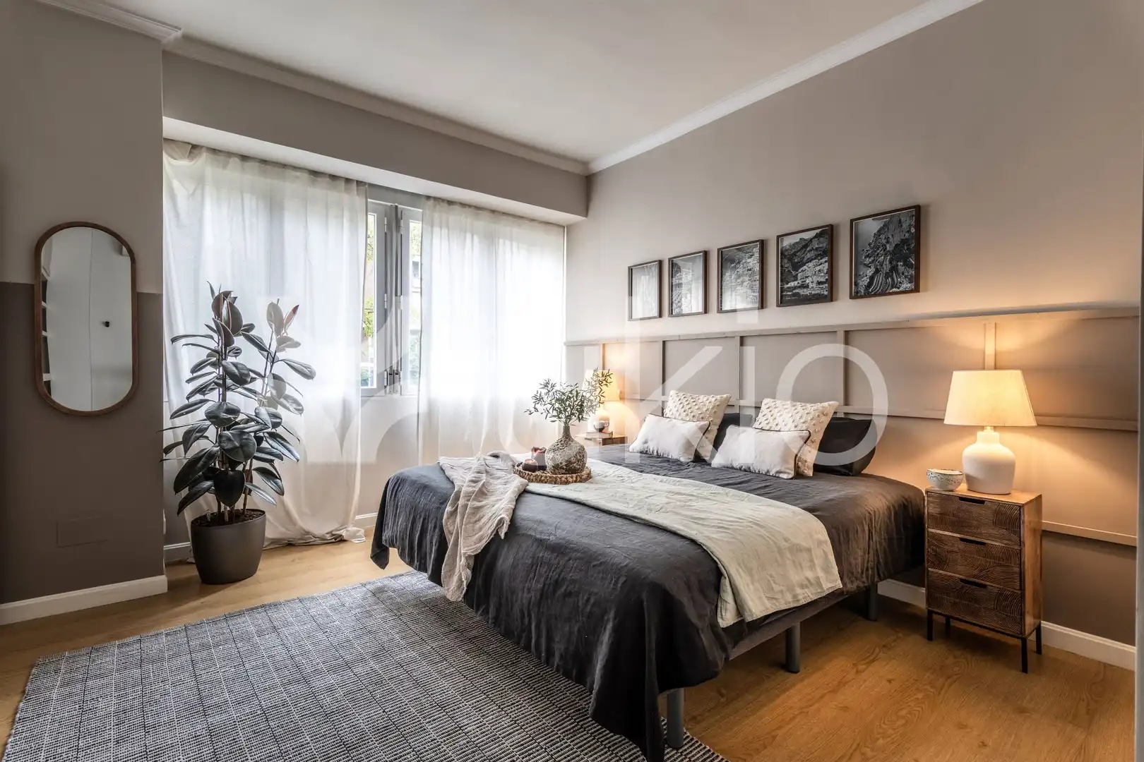 Dormitori de Apartament de lloguer en Madrid amb Aire condicionat, Calefacció i Moblat