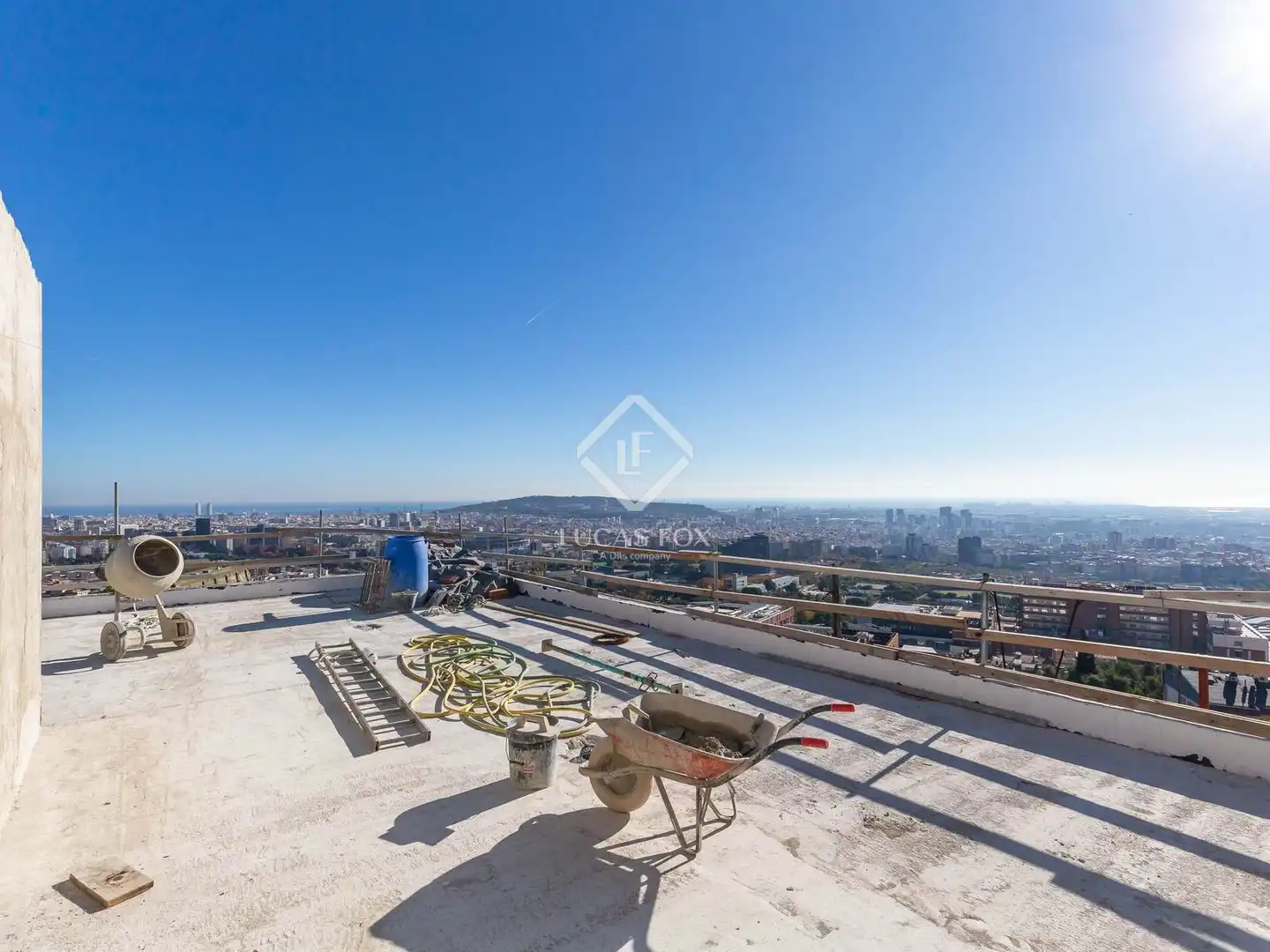 Vista exterior de Casa o xalet en venda en Esplugues de Llobregat amb Aire condicionat, Calefacció i Parquet