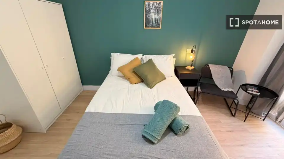 Bedroom of Flat for share in Madrid  with Air Conditioner, Heating and Terrace