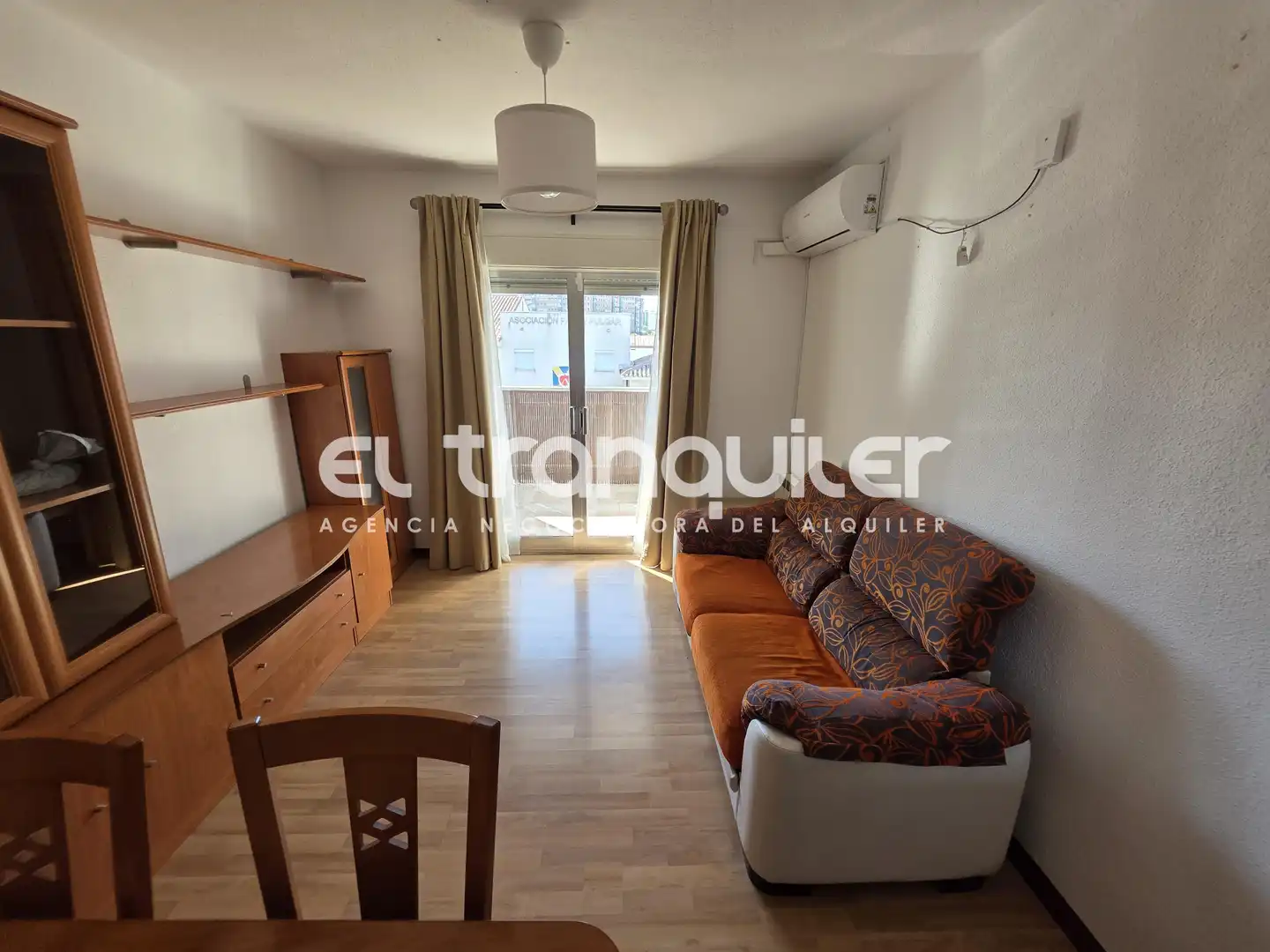 Living room of Flat for rent in Madrid  with Air Conditioner, Terrace and Furnished
