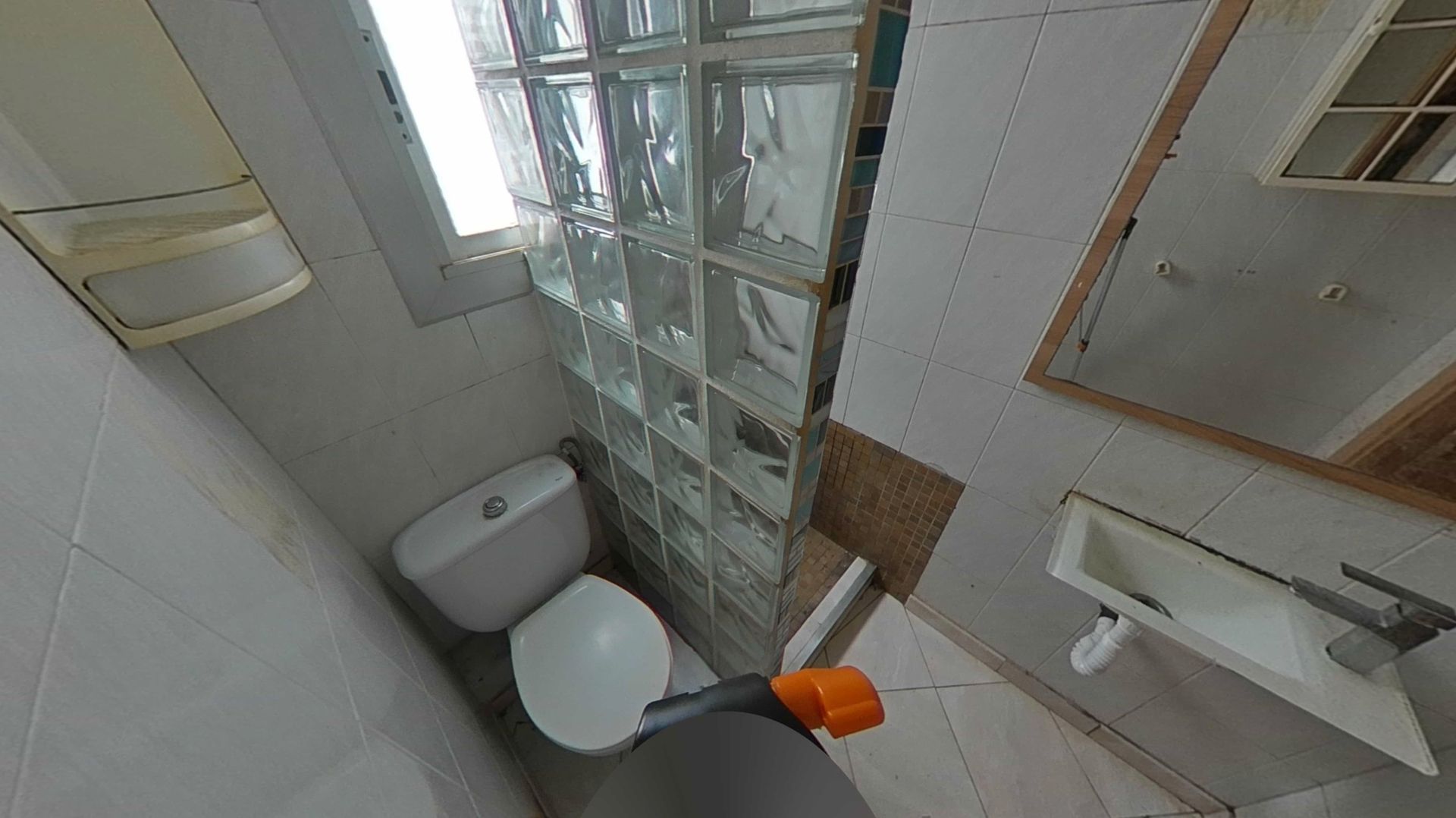 Bathroom of Flat for sale in Granollers