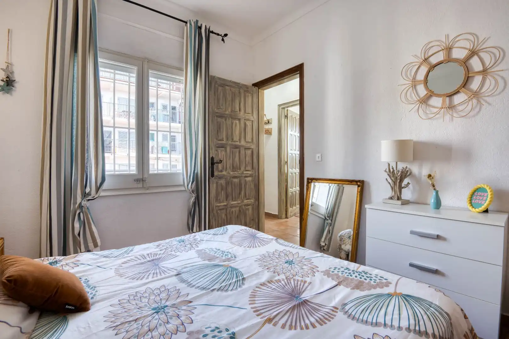Habitación de Apartamento en venta en L'Escala con Aire acondicionado, Terraza y Amueblado