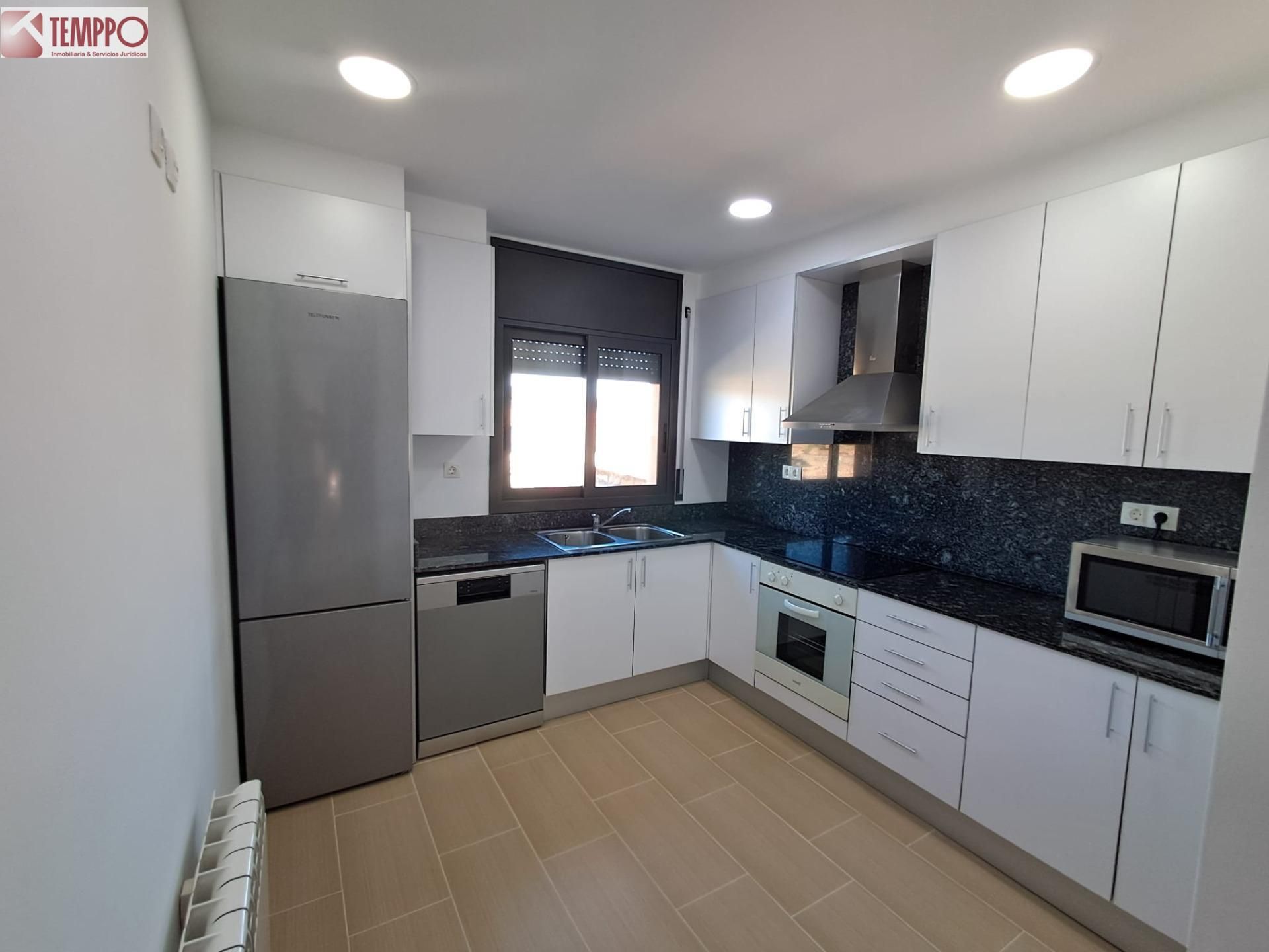 Cocina de Casa adosada en venta en Sant Jaume dels Domenys con Aire acondicionado, Calefacción y Jardín privado