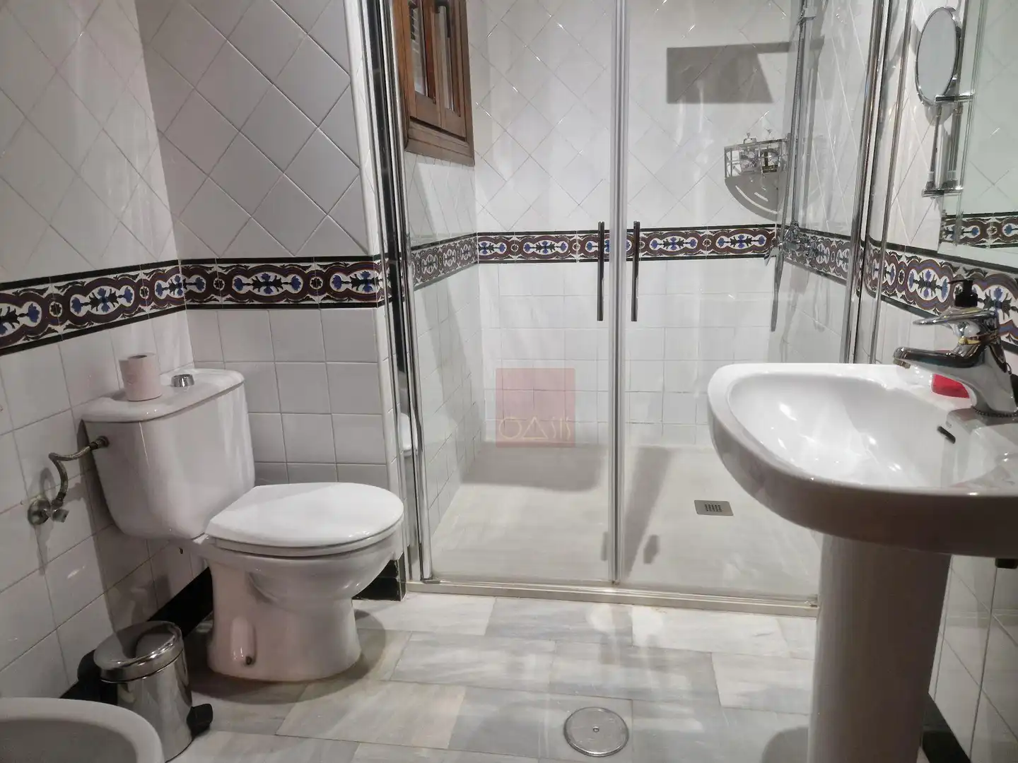 Bathroom of Attic for rent in Granada  with Air Conditioner, Heating and Terrace
