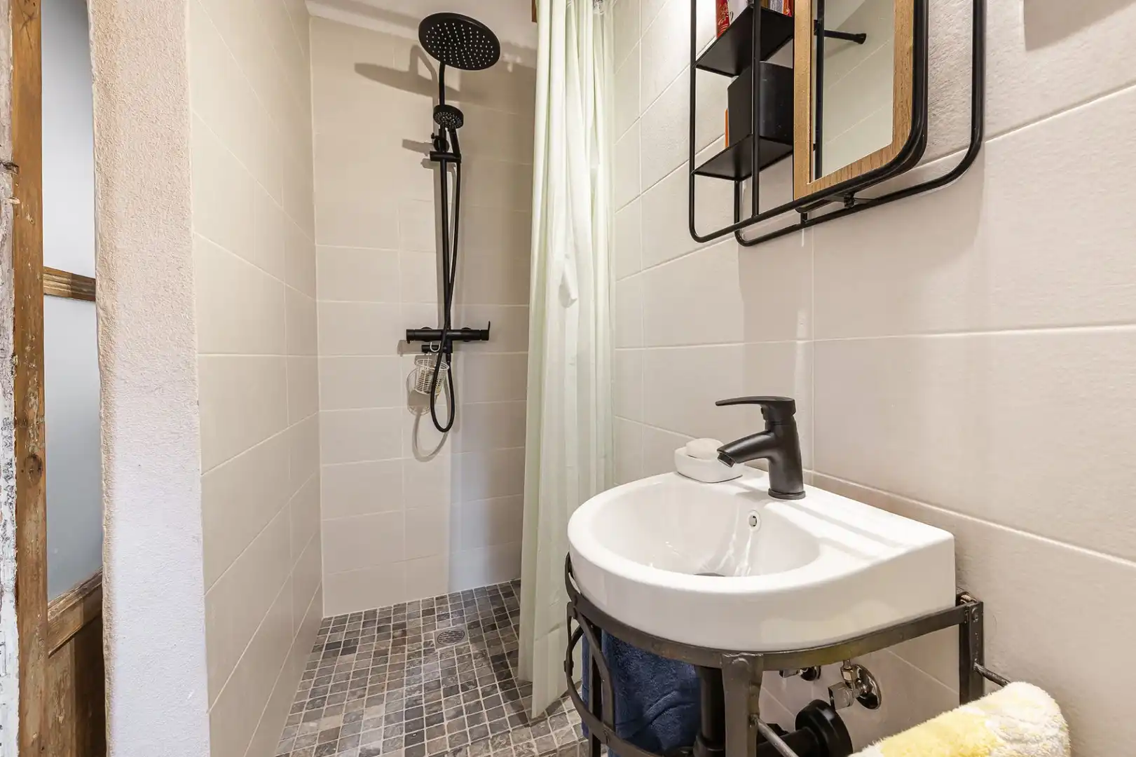 Badezimmer von Einfamilien-Reihenhaus zum Verkauf in Olmeda de las Fuentes mit Heizung und Terrasse
