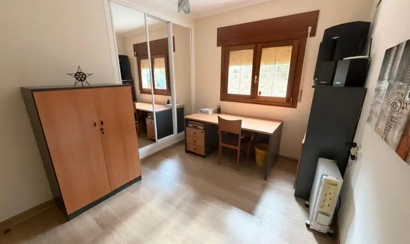 Schlafzimmer von Haus oder Chalet zum Verkauf in Carboneras mit Klimaanlage, Heizung und Privatgarten