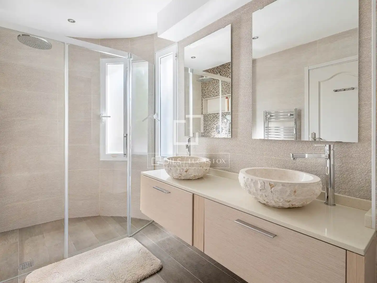 Bathroom of Houses for sale in Santa Eulària des Riu  with Air Conditioner, Heating and Private garden