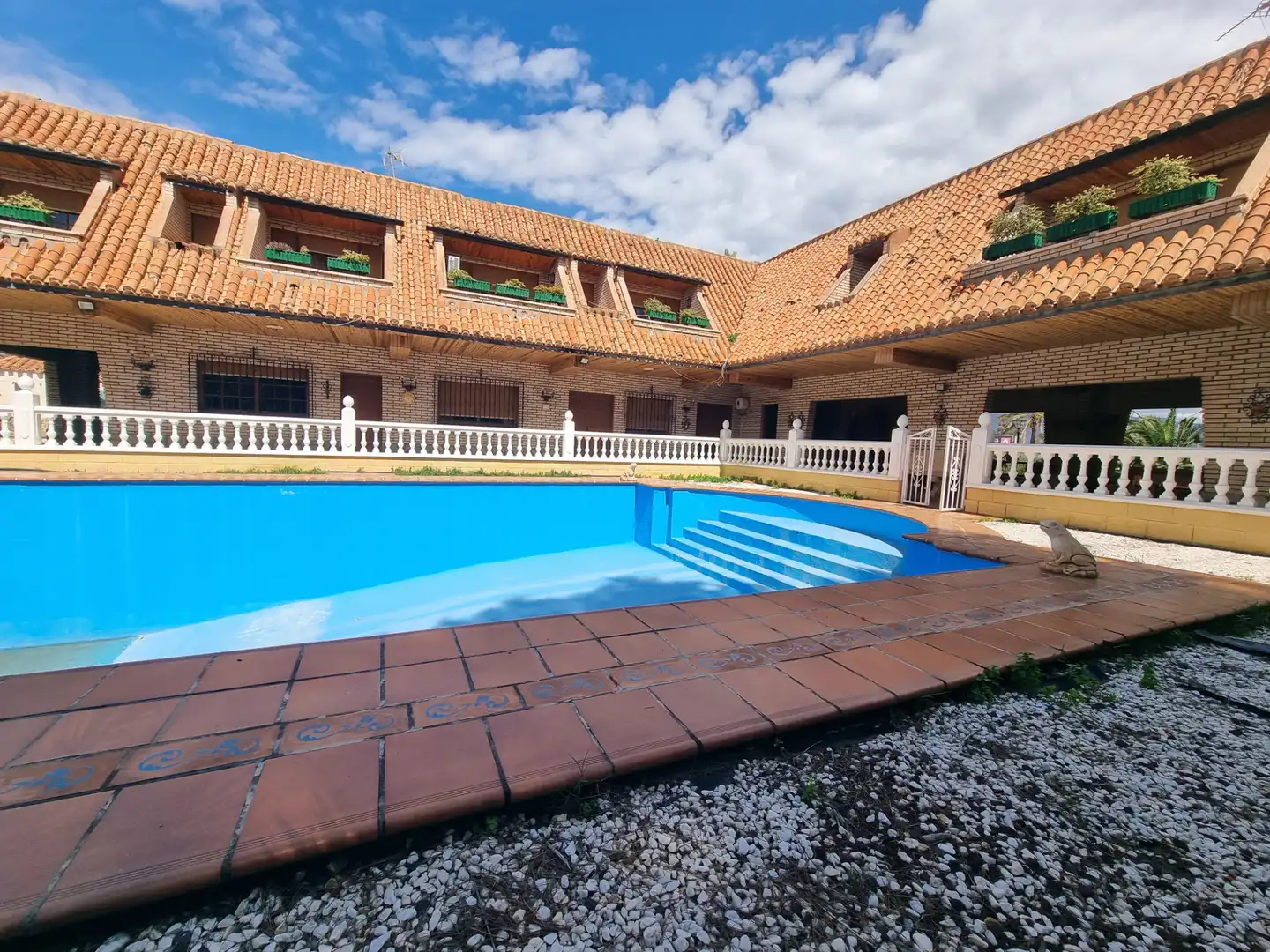 Piscina de Terreno industrial en venta en Almería