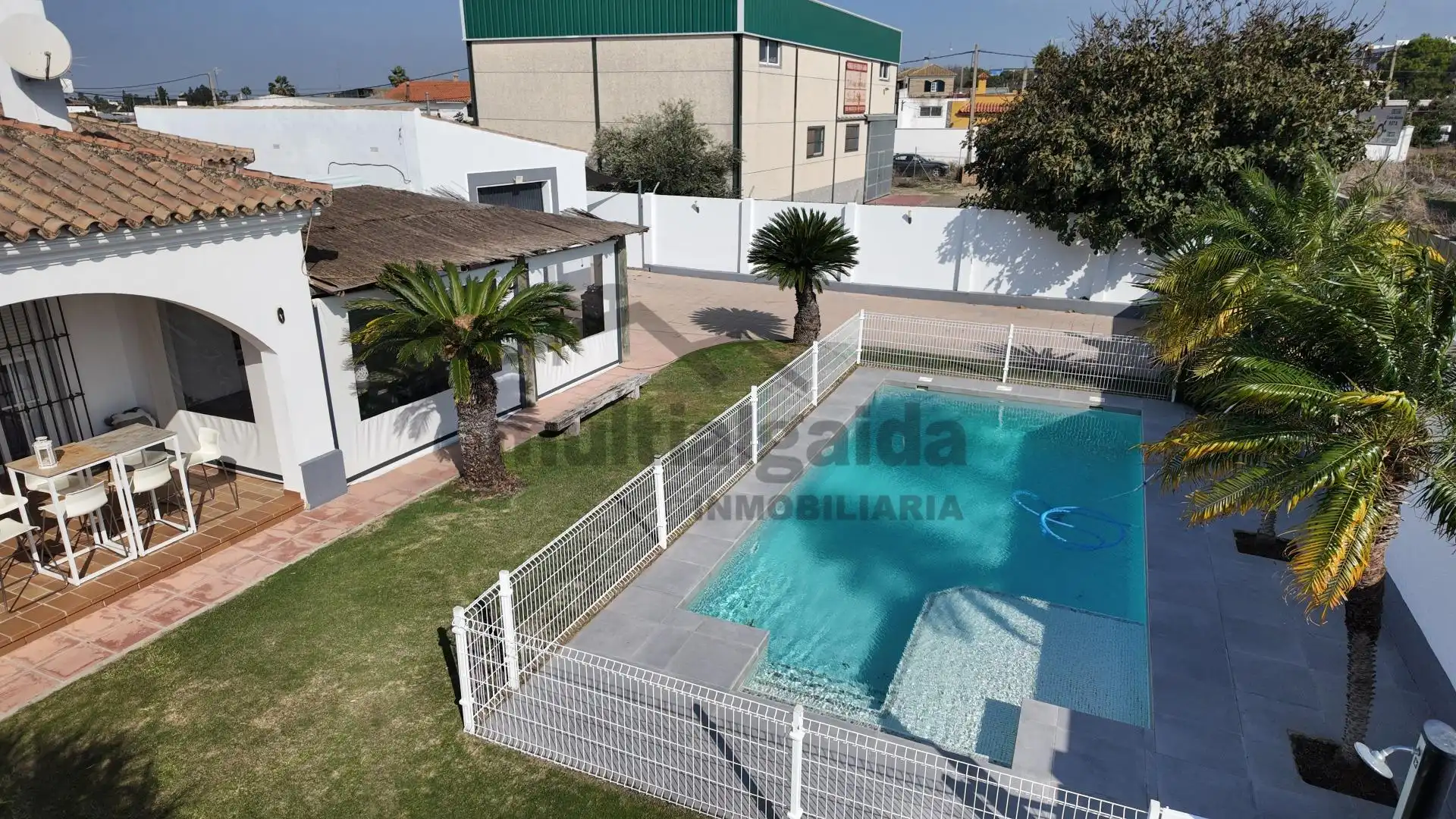 Piscina de Casa o xalet en venda en Sanlúcar de Barrameda amb Jardí privat, Terrassa i Traster