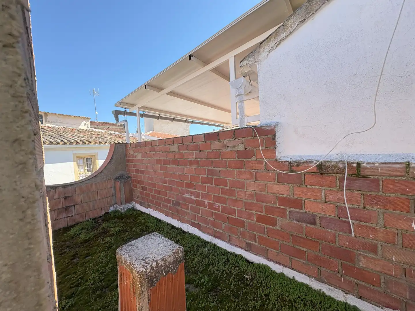 Exterior view of Houses for sale in Cuevas de San Marcos