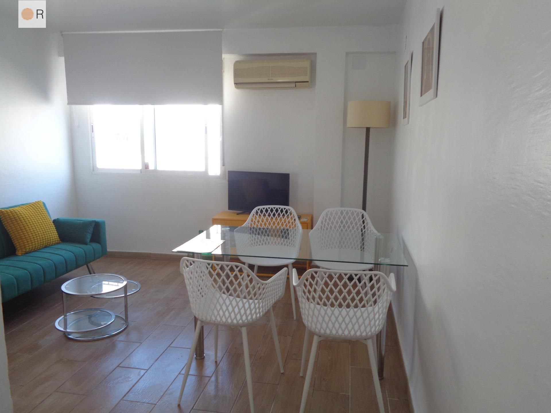 Comedor de Piso de alquiler en  Córdoba Capital con Aire acondicionado y Amueblado