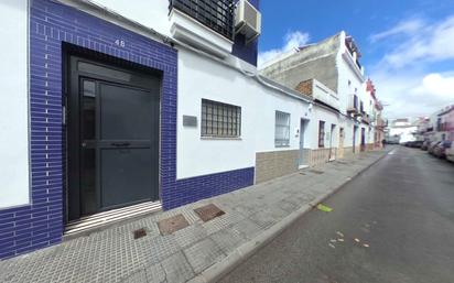 Exterior view of Duplex for sale in Los Palacios y Villafranca  with Balcony