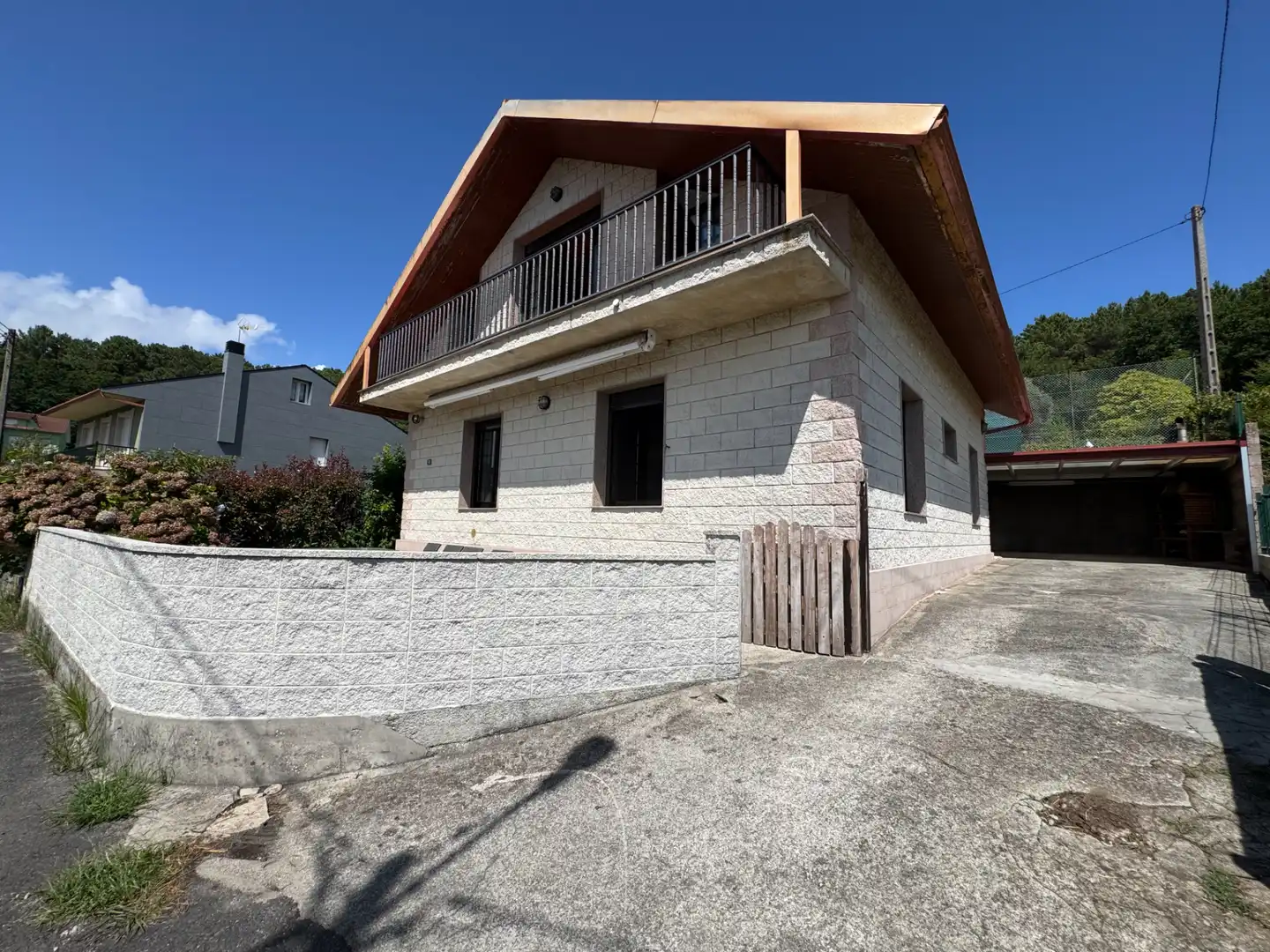 Vista exterior de Casa o xalet en venda en Muros amb Calefacció, Jardí privat i Terrassa