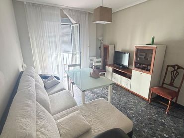 Piso con balcón en venta en San Ildefonso - Catedral